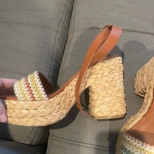 NWOT Lulus heels